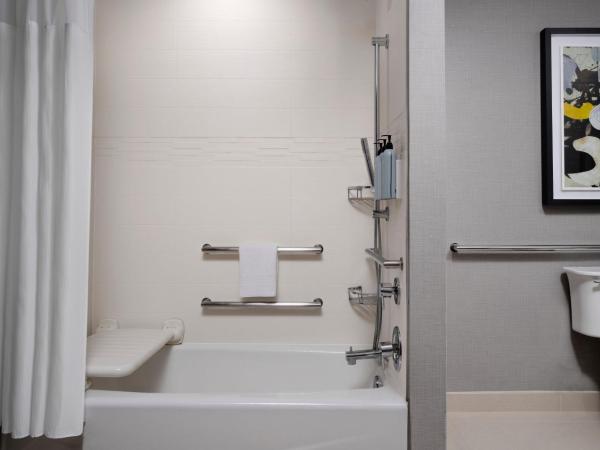 Residence Inn by Marriott Dallas Downtown : photo 4 de la chambre suite 1 chambre lit king-size avec canapé-lit