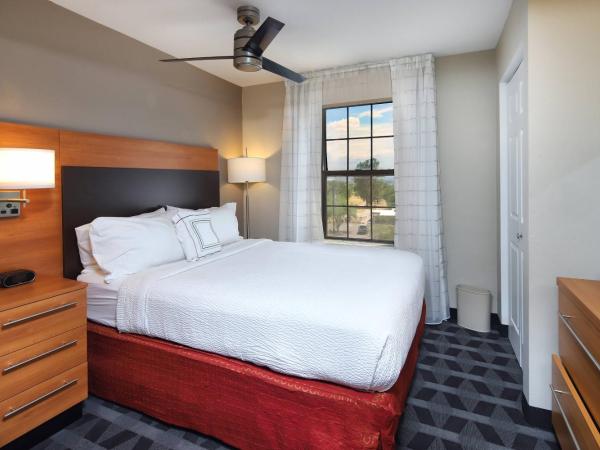 TownePlace Suites Tucson : photo 3 de la chambre suite lit queen-size 2 chambres avec canapé-lit