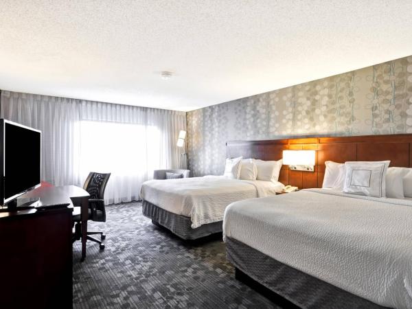 Courtyard by Marriott Jacksonville Airport/ Northeast : photo 1 de la chambre chambre avec 2 grands lits queen-size