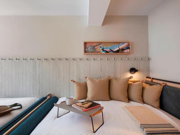 MOXY NYC Times Square : photo 4 de la chambre chambre double avec 2 lits doubles