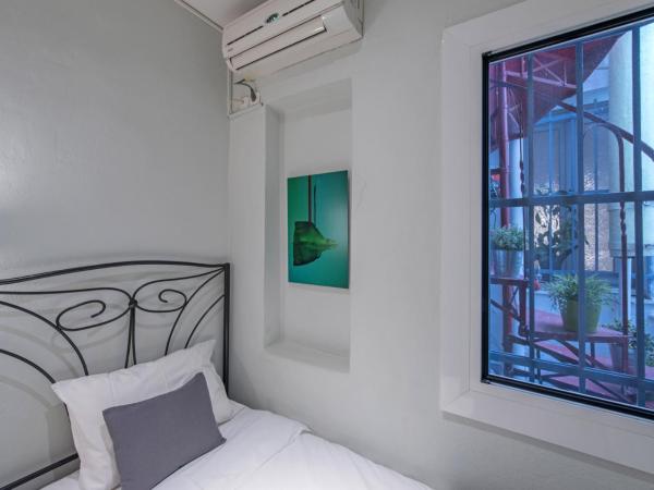 Kimon Hotel Athens : photo 2 de la chambre petite chambre intérieure