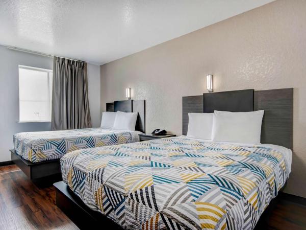 Motel 6-San Antonio, TX - Sea World North : photo 4 de la chambre chambre deluxe avec 2 lits queen-size - non-fumeurs