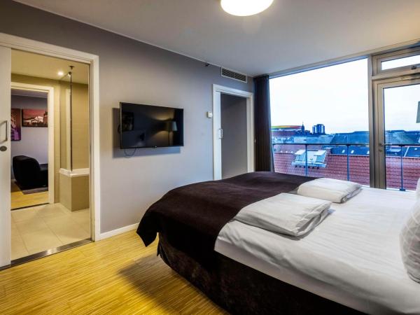 Scandic Aarhus City : photo 3 de la chambre suite avec balcon
