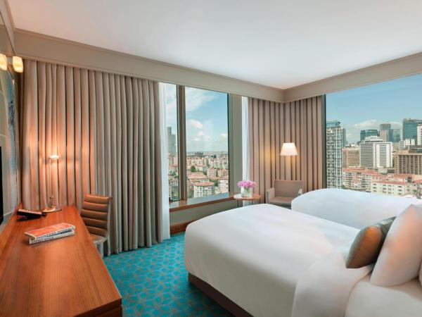Renaissance Istanbul Polat Bosphorus Hotel : photo 3 de la chambre chambre lits jumeaux deluxe - vue sur ville