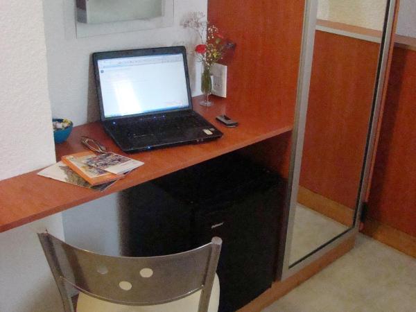 Hotel Necof : photo 3 de la chambre chambre lits jumeaux