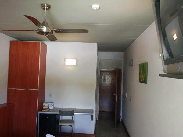 Hotel Necof : photo 9 de la chambre chambre triple