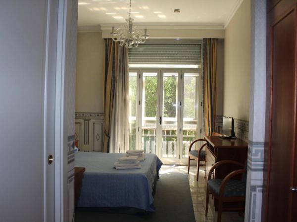 City Hall : photo 7 de la chambre chambre double - vue sur jardin