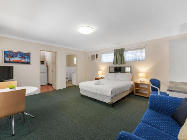 Paramount Motel : photo 6 de la chambre suite lit queen-size