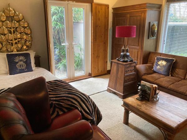 The Lodge at Ruddington : photo 10 de la chambre suite jardin