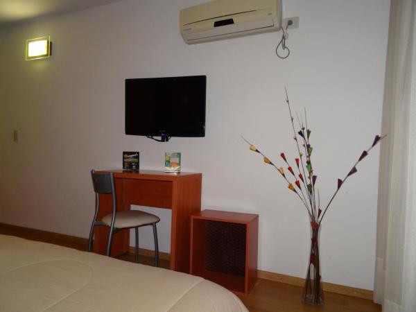 Hotel Necof : photo 6 de la chambre chambre lit queen-size avec baignoire spa