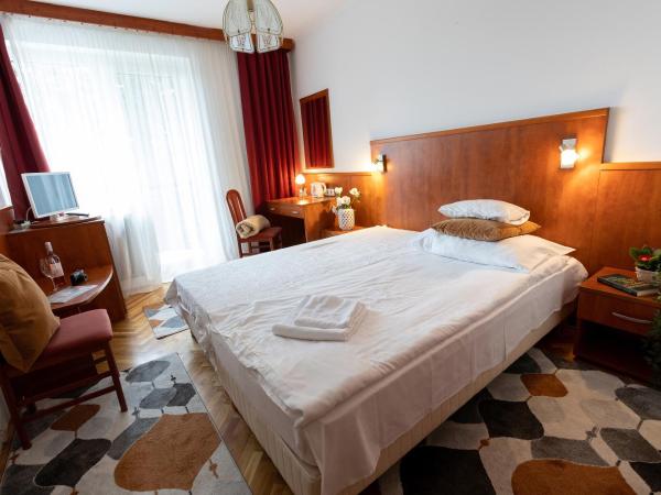 HELIOS Hotel Apartments : photo 5 de la chambre chambre double ou lits jumeaux standard