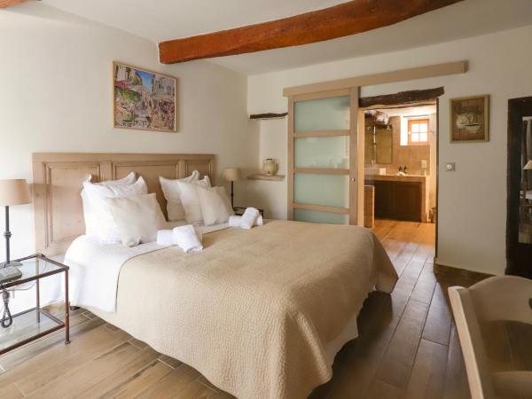 LA FERME DE LA HUPPE : photo 3 de la chambre chambre double supérieure