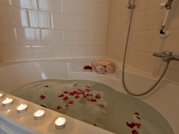 En Suite : photo 3 de la chambre chambre double deluxe avec baignoire