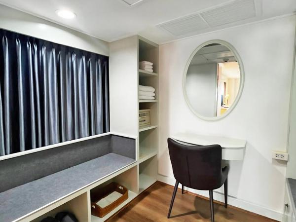 Grand China Bangkok : photo 6 de la chambre suite club junior avec balcon