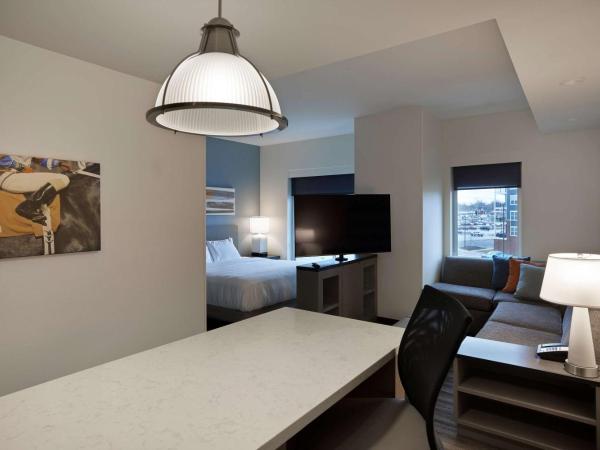 Hyatt House Louisville East : photo 4 de la chambre king studio suite with kitchen and sofa bed