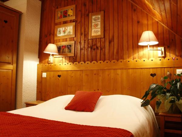 Hotel des Marquisats : photo 2 de la chambre chambre double standard - côté forêt