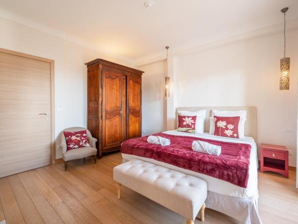 La Fabrique à Poupées - Chambres de charme au coeur de Menton : photo 6 de la chambre chambre double avec balcon