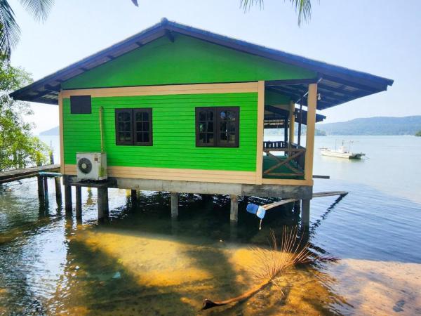 Banmae Resort Kohchang : photo 5 de la chambre chambre familiale - vue latérale sur mer