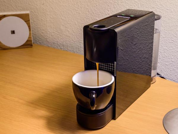 Novotel Birmingham Centre : photo 6 de la chambre chambre exécutive avec lit queen-size et canapé