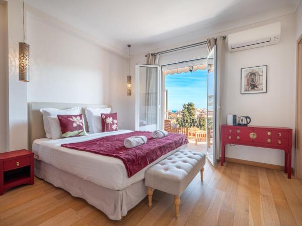 La Fabrique à Poupées - Chambres de charme au coeur de Menton : photo 1 de la chambre chambre double avec balcon