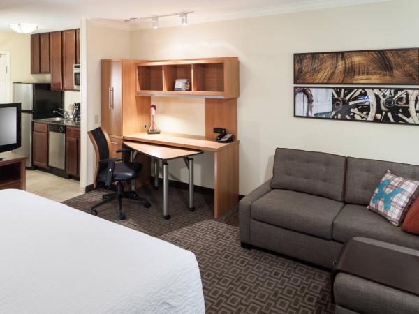 TownePlace Suites by Marriott San Antonio Airport : photo 1 de la chambre studio lit king-size avec canapé-lit