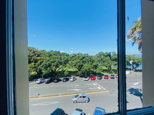 The Esplanade Hotel : photo 6 de la chambre chambre lit queen-size - vue sur mer
