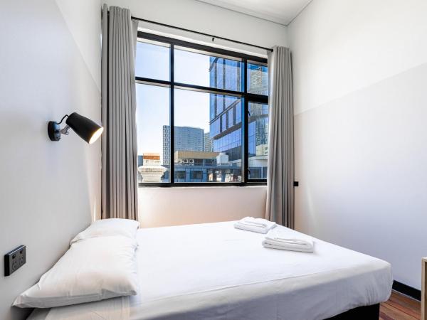 Bunk Brisbane : photo 2 de la chambre chambre double avec salle de bains privative