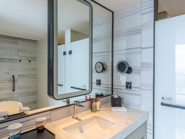 Crowne Plaza Dalian Xinghai, an IHG Hotel : photo 6 de la chambre chambre lit king-size avec canapé-lit - non-fumeurs