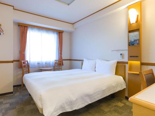 Toyoko Inn Shin-Osaka Chuo-guchi Shinkan : photo 2 de la chambre chambre lit queen-size - fumeurs