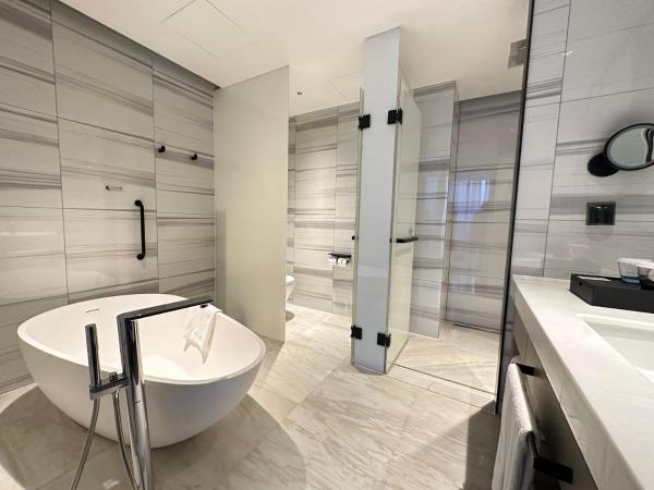 Crowne Plaza Dalian Xinghai, an IHG Hotel : photo 1 de la chambre suite royale