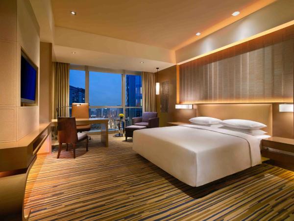 Hyatt Regency Chongqing Hotel : photo 3 de la chambre chambre lit king-size - accès au club