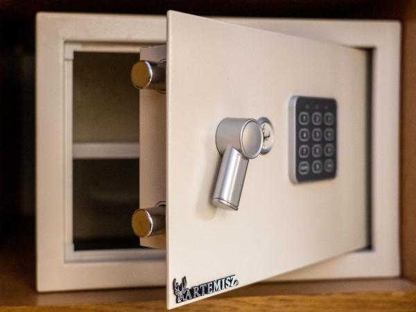 Hotel Metro : photo 5 de la chambre chambre double avec lit d'appoint