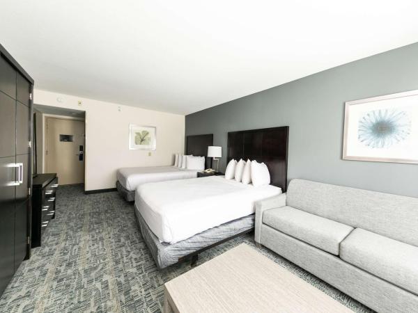 Best Western Inn & Suites San Diego Zoo -SeaWorld Area : photo 3 de la chambre chambre avec 2 lits queen-size et canapé-lit - non-fumeurs