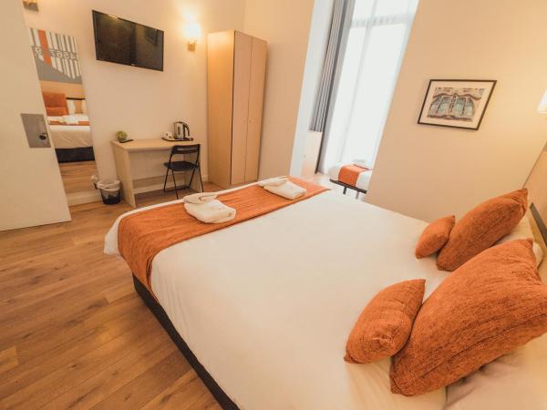 Hostal Live Natura Barcelona : photo 5 de la chambre chambre triple