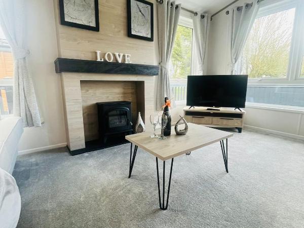 Belle Vue Lodge with Hot Tub : photo 8 de la chambre maison 2 chambres