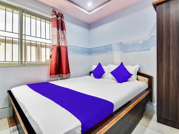 SPOT ON Gayatri Comforts : photo 2 de la chambre chambre double standard avec ventilateur