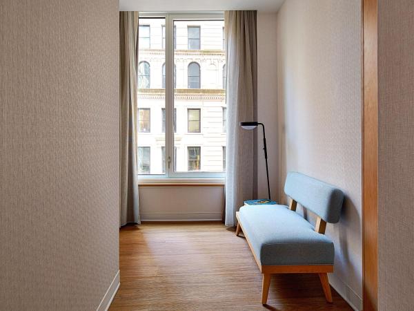 Hotel Indigo NYC Financial District, an IHG Hotel : photo 3 de la chambre chambre d’angle standard avec 2 lits queen-size