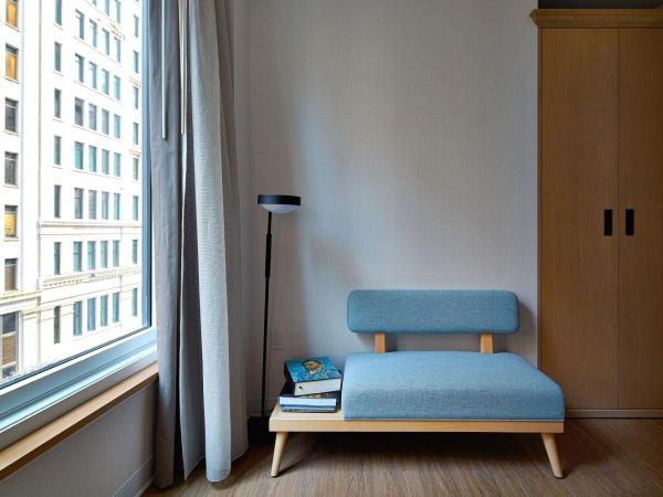 Hotel Indigo NYC Financial District, an IHG Hotel : photo 2 de la chambre chambre d’angle standard avec 2 lits queen-size