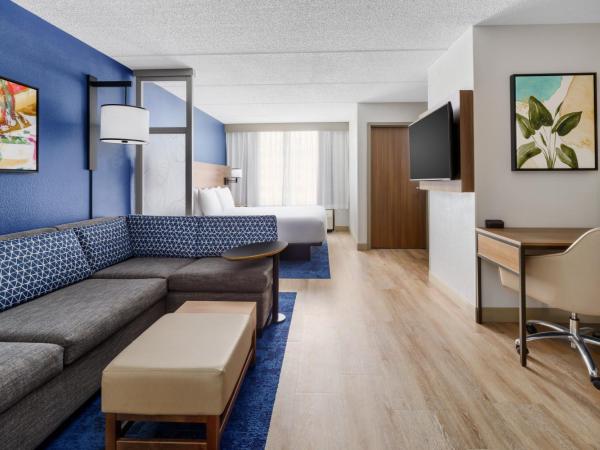 Hyatt Place across from Universal Orlando Resort : photo 5 de la chambre chambre lit king-size avec canapé-lit