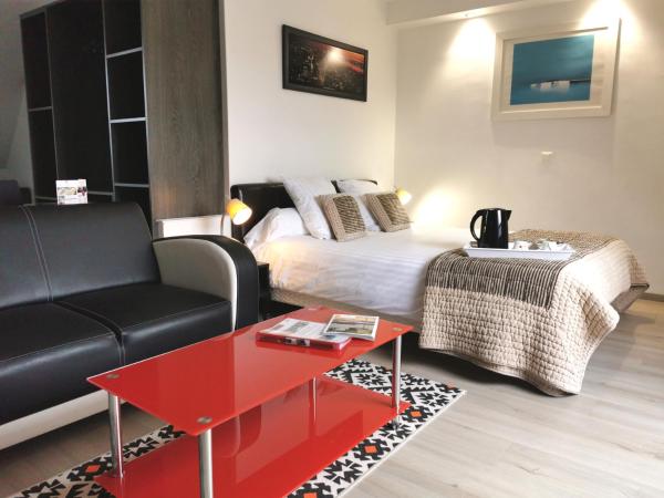 Les Terrasses de Saumur - Hôtel & Appartements - Restaurant & Spa (Logis) : photo 5 de la chambre chambre quadruple