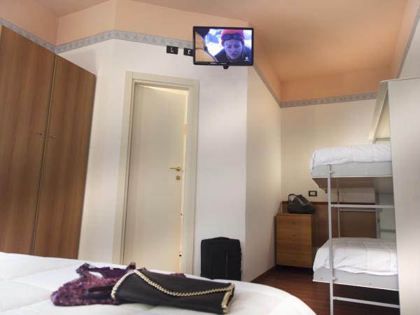 Hotel Stella D'Italia : photo 7 de la chambre chambre quadruple standard