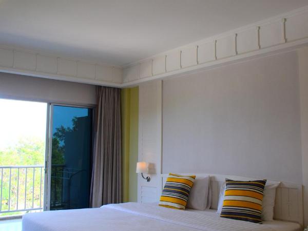 Seapine Beach Golf and Resort Hua Hin : photo 3 de la chambre chambre lit king-size deluxe