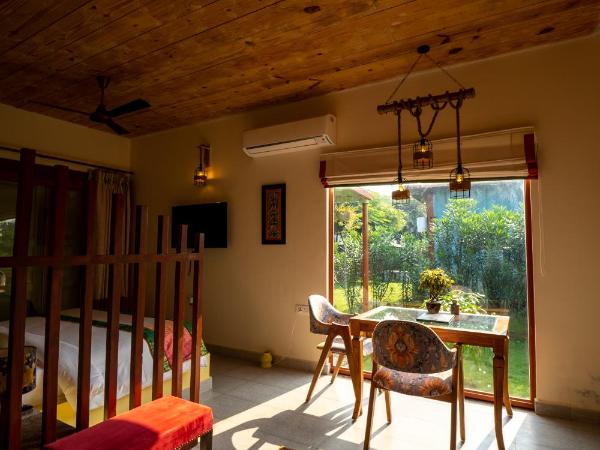 Tree of Life Ecotainers Agra : photo 1 de la chambre chambre lit queen-size - vue sur jardin