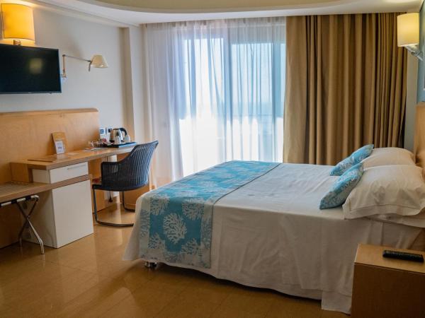 Taormina Panoramic Hotel : photo 4 de la chambre chambre double ou lits jumeaux deluxe - vue sur mer