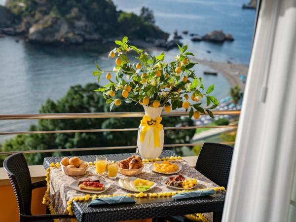 Taormina Panoramic Hotel : photo 2 de la chambre chambre double ou lits jumeaux - vue sur mer