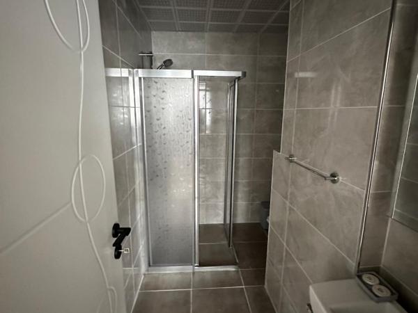 Theluna City Hotel : photo 2 de la chambre chambre familiale avec terrasse