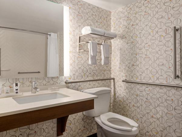 Holiday Inn Orlando International Airport, an IHG Hotel : photo 2 de la chambre chambre lit king-size adaptée aux personnes malentendantes - douche accessible en fauteuil roulant