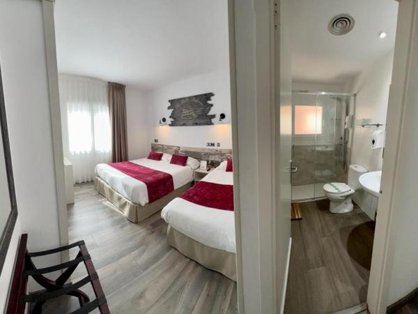 Hotel Bella Dolores : photo 6 de la chambre chambre familiale (2 adultes + 1 enfant)