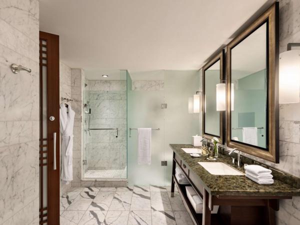 Shangri-La Toronto : photo 6 de la chambre chambre lit king-size exécutive