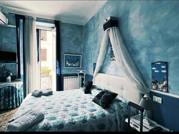 B&B Casa Celsi : photo 1 de la chambre chambre double avec salle de bains privative extérieure